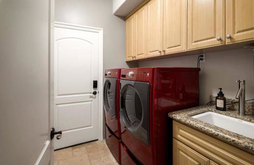 Sherman Oaks Home w Pool, Spa and Outdoor Kitchen - Foto 70