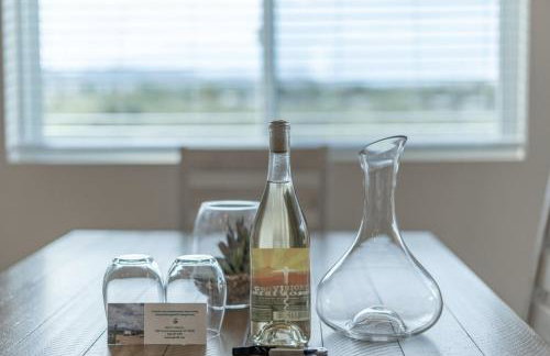 Stunning Views + Hot Tub + Location! 3 bed/3 bath - Foto 34