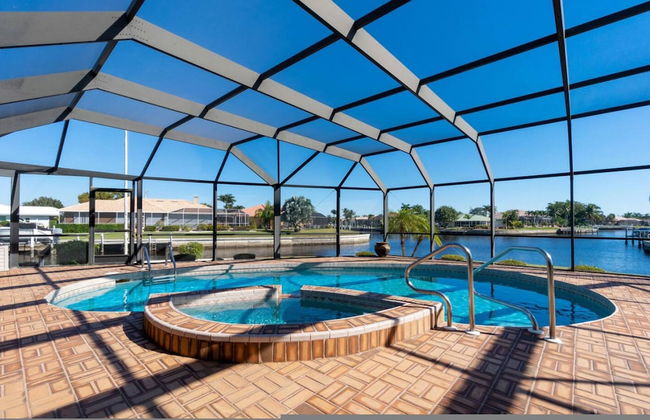 Waterfront Villa With Heated Pool Spa - Foto 2