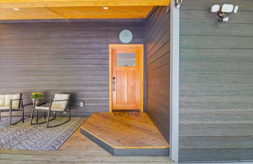 Deck, Hot Tub and Views Sleek Getaway in Index! - Foto 26