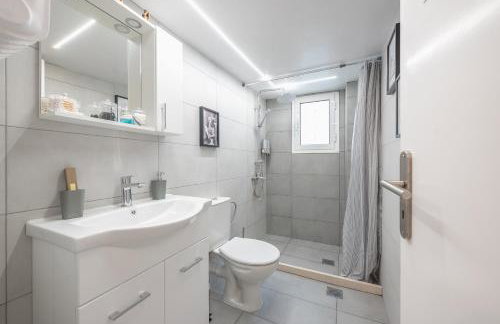 Golden Comfort With Courtyard By Greece Apartments - Foto 25