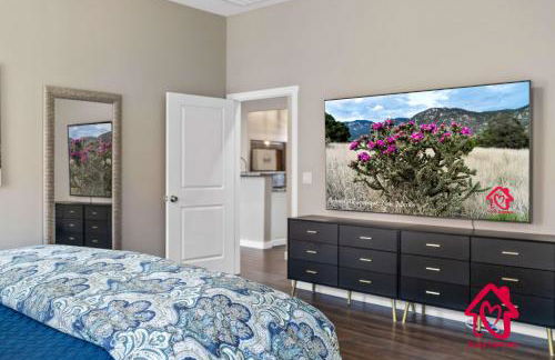 Fireside Oasis Retreat - An Irvie Home - Foto 36