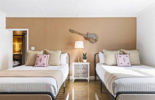 Pool, Walk Restaurants plus Bars on Famous Music Row - Foto 6