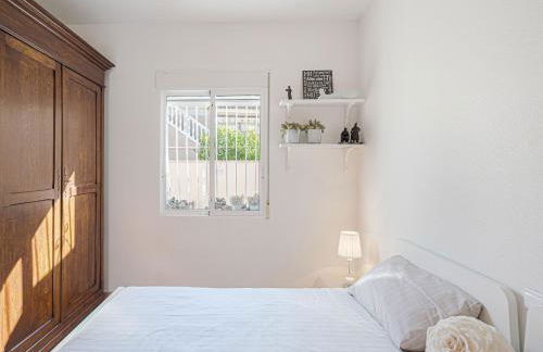 Sunny Poolside Stay in Busot - Foto 18