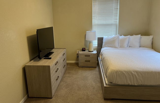 Washburn Hotel Suites - Photo 9