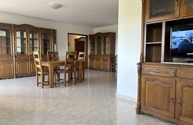 Poolside Apartment with 2 bedrooms, patio and BBQ - Foto 9