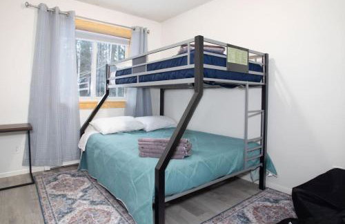 Fly Away Home with Aurora Views - Foto 26