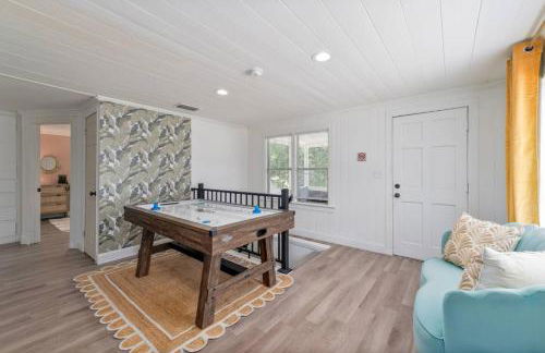 Cocoa Hideaway with Air Hockey, Darts and Beach Gear - Foto 10