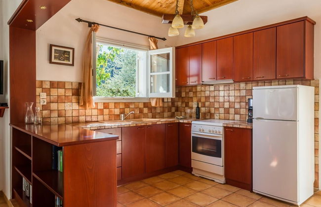 Villa Tassoula Large Private Pool Walk to Beach Wifi - 2830 - Foto 19