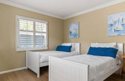 Point Loma Home w Putting Green Firepit Game Room Beach Access Zola Street by AvantStay - Foto 31