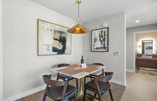 On The 49th Floor! Condo on Highest & Free Parking - Foto 17