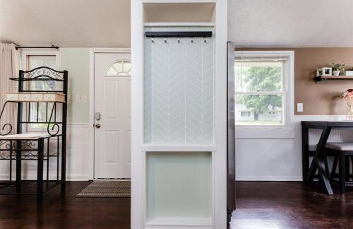 The Huddle & Hangout - 3 Bedroom House Close to ND - Foto 20