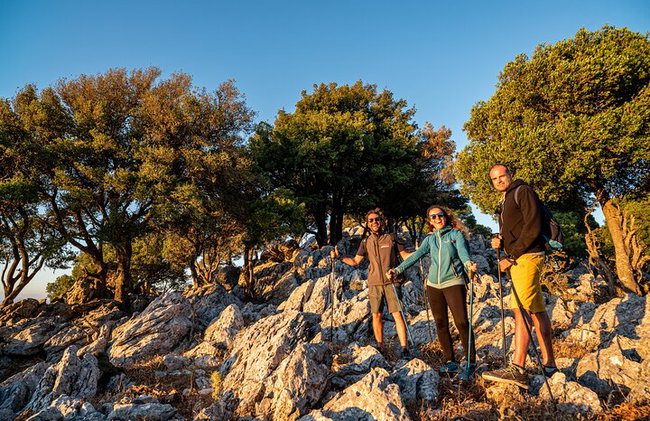 Caminata al atardecer Profitis Ilias Mountain - Foto 20