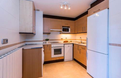 El Nido del Pirineo Estilo y Calidez en Villanúa - Foto 7