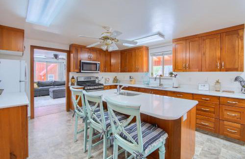 Group Getaway w/ Mtn Views: Home in Circleville! - Foto 9
