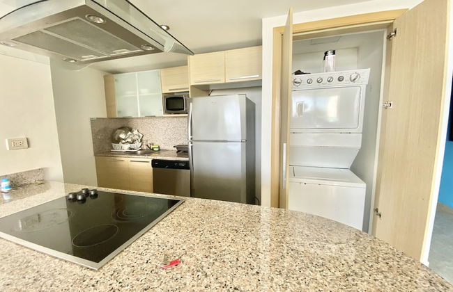 Beachfront Apartment in Marbella Towers - Foto 7