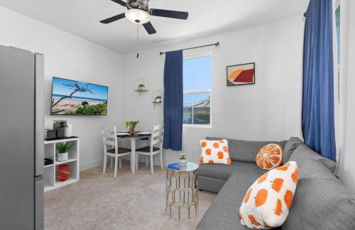 Modern 1BR Suite w AC Sleeps 3, NW Bakersfield - Photo 2