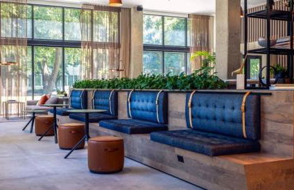 Balcony View and King Beds Walk to Golden 1 Center - Foto 18