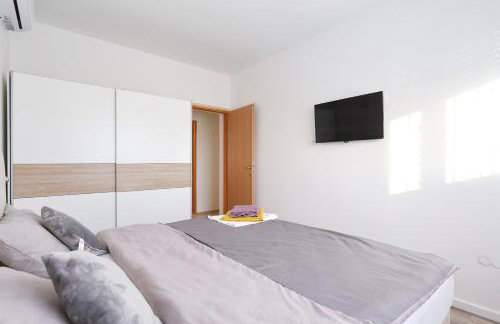 Holidayhouse Alirio with heated pool. - Foto 50