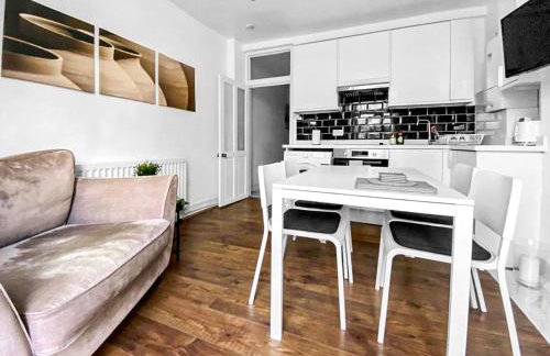 Beautiful 2 bed apartment in central London - Photo 32