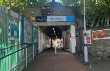 Spacious 4Bedroom - 10mins to London Bridge with Parking & Garden - Foto 20