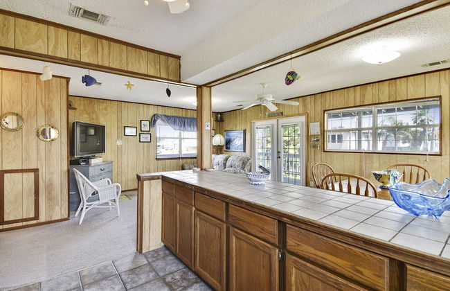 Harry's Hideaway - Photo 8