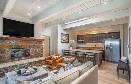 1 Block to Gondola Updated Top-Floor 2BR 2BA - Foto 4