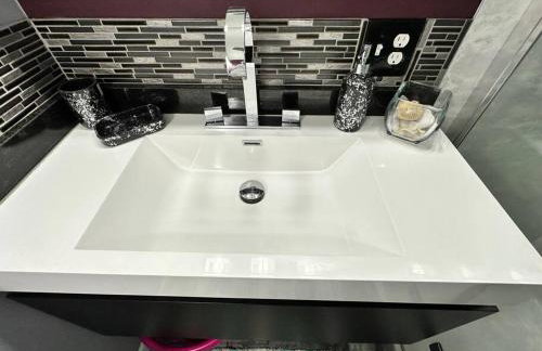 Lakefront Home w/Brilliant Views - Foto 9