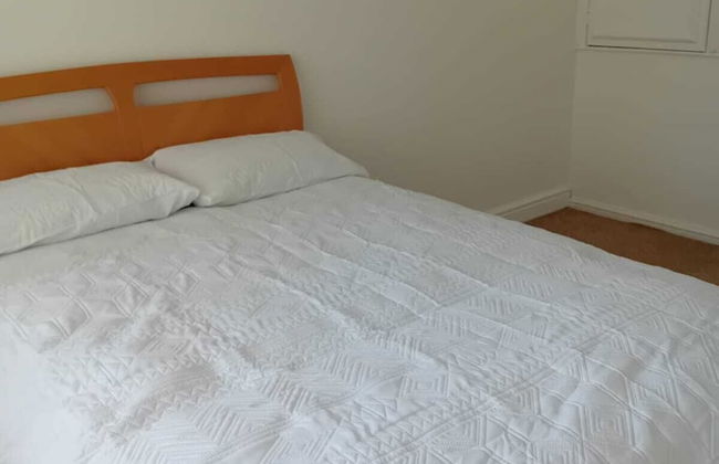 Crynallt Road Apartment - Neath - Photo 2