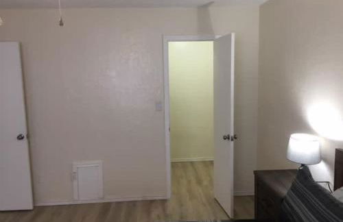 Cozy 1-BR upstairs apartment, near Fort Sill! - Photo 4