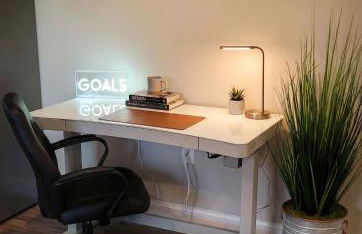 The Loft at Park Place - 3rd Floor Walk up King and Queen Beds Fast Wifi and Free Coffee - Foto 18