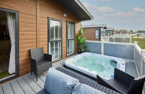 The Yorkshire Burrow Lodge with Hot Tub - Foto 23