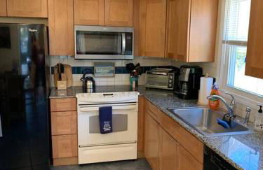 Spacious 5BR Beach House Vacation-walk to Scarborough! - Foto 3