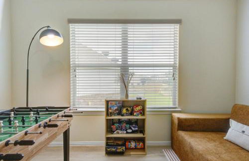 Elegant Retreat at Katy Houston, 2330 sf, 4 Bedroom 2 and Half Baths, Game Room, King Bed, BBQ, Located near Katy Asian Town, Typhoon Waterpark - Foto 4