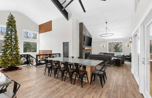 Brand New 4000 SF Vacation Home on 53 acres! - Foto 1