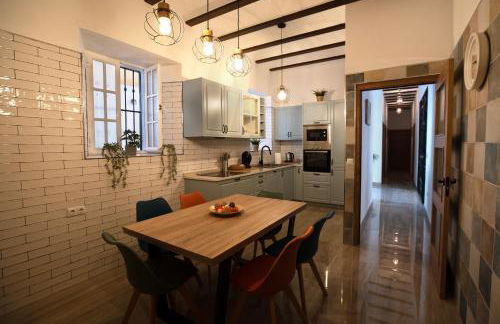 Casa Señorial La Iglesia en Gerena Sevilla Parking y Piscina - Foto 7