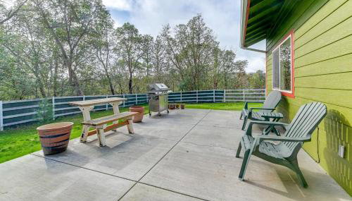 Charming Grants Pass Cottage with Patio and Gas Grill! - Foto 1