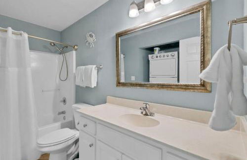 3BR Condo Gulf Views with Pool, Boat Launch and Dock - Photo 15