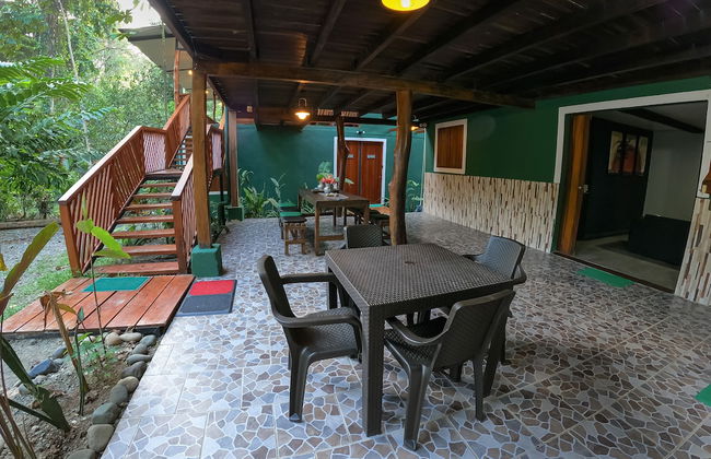 Green Jungle House - Photo 1