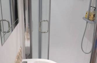 Spacious two bedroom, two bathroom Beach Nest with garden - Foto 20