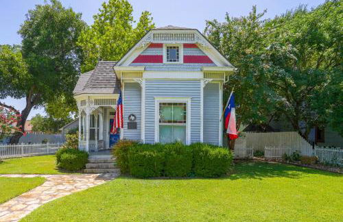 Granbury Home with Fire Pit, Walk to The Square! - Foto 36