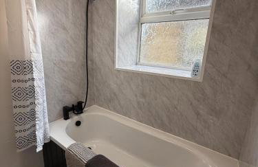 ResiLets - Front Street East Apartment - Foto 8