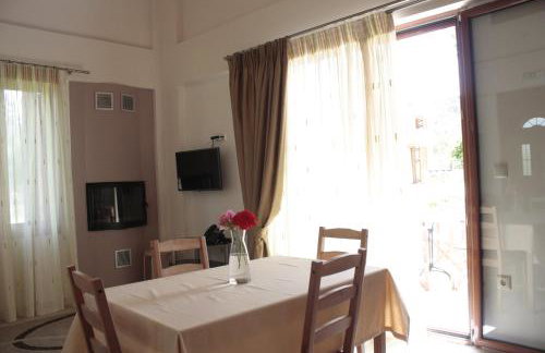 Evinos Garden - Photo 23