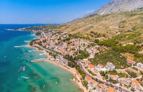 LUXURY VILLA PARADISE 120m from sandy beach, heated pool, billiard, max 12 pax - Foto 5