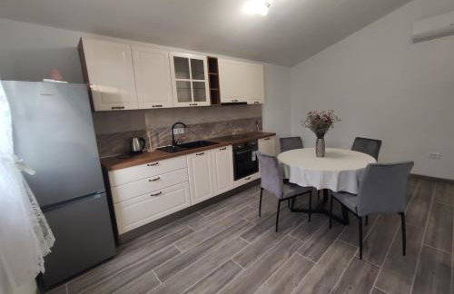 Apartmani Lešić Zaklopatica - Foto 9