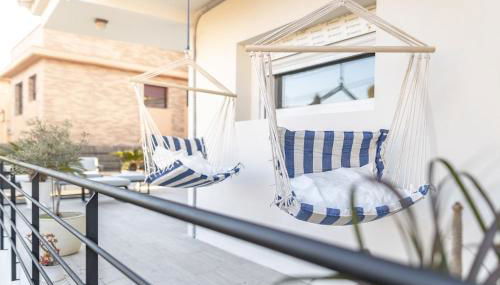 Charming New Beachside House up to 8 Beds! - Foto 2