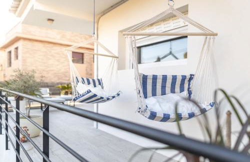 Charming New Beachside House up to 8 Beds! - Foto 2