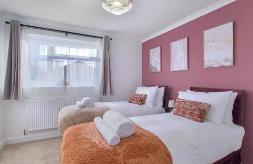 Comfy & Stylish 3 Bed House with Off Street Parking, Netflix and Wi-Fi - Foto 5