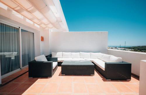 Frontline Golf Penthouse Alcazaba Lagoon - EHHouse - Foto 3