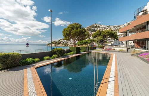 Apartamento con gran terraza delante del mar - Photo 21